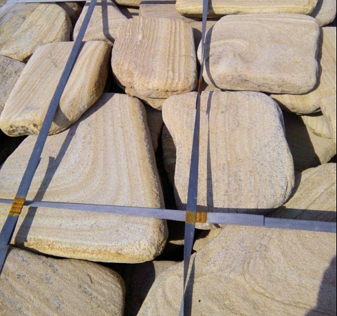 Kamenclub.ru: Песчаник пластушка галтованный желтый с рисунком (3 см)  купить в Коломне плитняк - пластушка желтый песчаник 21000 руб/м3   фото КАМЕНЬ КЛУБ