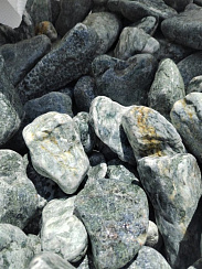 Галтованный жадеит (фр. 70-100 мм) фото Камень Клуб  купить в Коломне