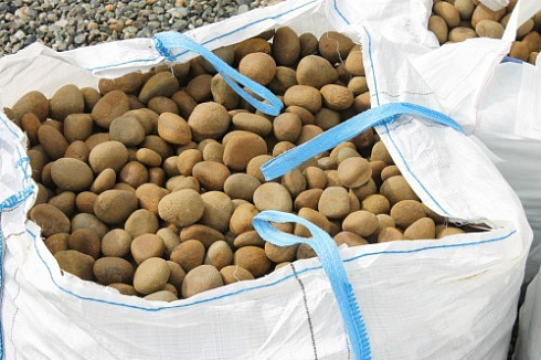 Kamenclub.ru: Песчаник ядра, фр. 100-300 мм  купить в Коломне песчаник бежевый серый рыжий речная галька 5 000 руб/т   фото КАМЕНЬ КЛУБ