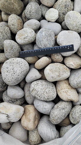 Kamenclub.ru: Галька речная окат (серо-белая) фр. 70-120 мм купить  в Коломне галька галечник бело-серая, серо-белая, серая, белая речная природная галька  8000 руб/т   фото КАМЕНЬ КЛУБ