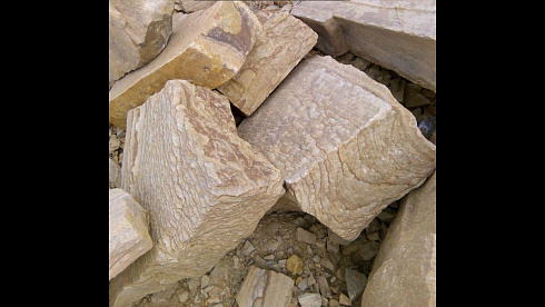 Kamenclub.ru: Песчаник пластушка желтый с рисунком (4-6 см)  купить в Коломне плитняк пластушка желтый с рисунком песчаник 9 000 руб/м3   фото КАМЕНЬ КЛУБ