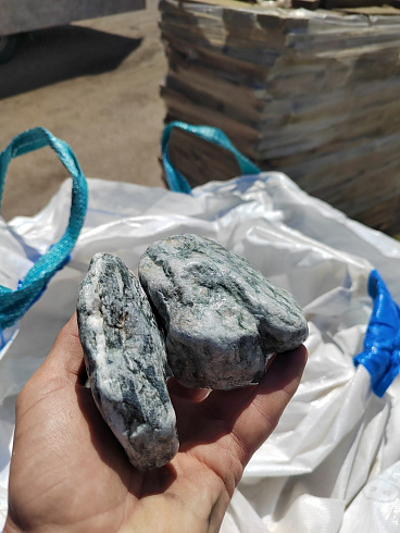 фото Галтованный жадеит (фр. 70-100 мм)  купить в Коломне в интернет-портале КАМЕНЬ КЛУБ