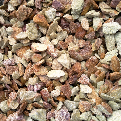 Kamenclub.ru: Щебень крошка желтый (ЗЛАТОЛИТ) фр. 20-40 мм.  купить в Коломне златолит бежевый, золотистый, желтый декоративная каменная крошка 10800 руб/т   фото КАМЕНЬ КЛУБ