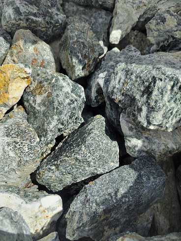 фото Галтованный жадеит (фр. 70-100 мм)  купить в Коломне в интернет-портале КАМЕНЬ КЛУБ