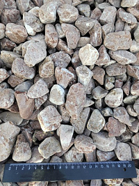 Kamenclub.ru: Мраморная крошка (щебень галтованный розовый) фр.20-40 мм.  купить в Коломне мрамор розовый, красный оголтованный округлый щебень  15000 руб/т   фото КАМЕНЬ КЛУБ