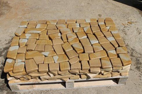 Kamenclub.ru: Песчаник брусчатка (Готика) art PSG-L-01  купить в Коломне    2300 руб/кв.м   фото КАМЕНЬ КЛУБ