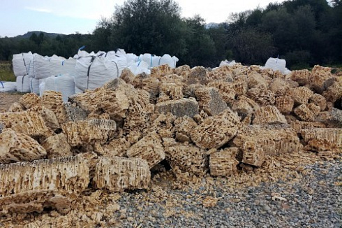 Kamenclub.ru: Крымский природный меотис фр. 100-500 мм.  купить в Коломне меотис бежевый рыжий молочный желтый ракушечник 4 500 руб/т   фото КАМЕНЬ КЛУБ