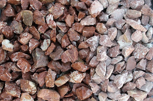 Kamenclub.ru: Мраморная крошка (щебень крошка розовый) фр. 20-40 мм.  купить в Коломне мрамор розовый, красный мраморная крошка декоративная 11000 руб/т   фото КАМЕНЬ КЛУБ