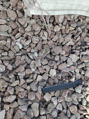 Kamenclub.ru: Мраморная крошка (щебень галтованный розовый) фр.20-40 мм.  купить в Коломне мрамор розовый, красный оголтованный округлый щебень  15000 руб/т   фото КАМЕНЬ КЛУБ