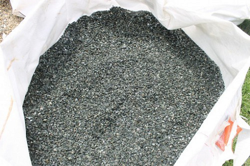 Kamenclub.ru: Щебень крошка зеленый (змеевик) фр. 5-10 мм  купить в Коломне змеевик зеленый, салатовый ландшафтный декоративный щебень крошка 7 200 руб/т   фото КАМЕНЬ КЛУБ