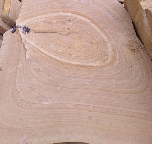 Kamenclub.ru: Форматный камень (плаха) пошаговая дорожка от 70-150 см (4 -12 см)  купить в Коломне плитняк  форматный плаха желтый песчаник 9 000 руб/т   фото КАМЕНЬ КЛУБ