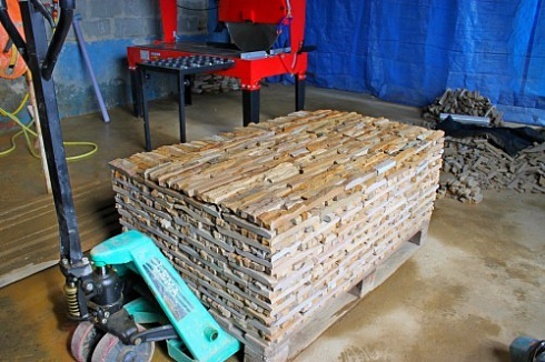 Kamenclub.ru: Песчаник (лапша) art PSG-3-01  купить в Коломне    2300 руб/кв.м   фото КАМЕНЬ КЛУБ