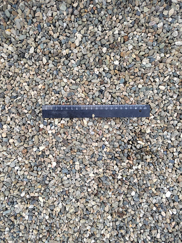 Kamenclub.ru: Галька речная окат (серая) фр.5-10 мм купить  в Коломне галька речная серая, серый, темно-серый, светло-серый, коричневый речная окатанная галька декоративная ландшатфная 5000 руб/т   фото КАМЕНЬ КЛУБ