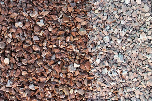 Kamenclub.ru: Мраморная крошка (щебень галтованный розовый) фр.10-20 мм.  купить в Коломне мрамор розовый, красный ландшафтный декоративный окатанный округлый щебень 15000 руб/т   фото КАМЕНЬ КЛУБ