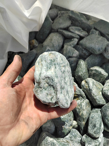 фото Галтованный жадеит (фр. 70-100 мм)  купить в Коломне в интернет-портале КАМЕНЬ КЛУБ