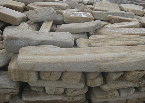 Kamenclub.ru: Песчаник пластушка галтованный желтый с рисунком (3 см)  купить в Коломне плитняк - пластушка желтый песчаник 21000 руб/м3   фото КАМЕНЬ КЛУБ