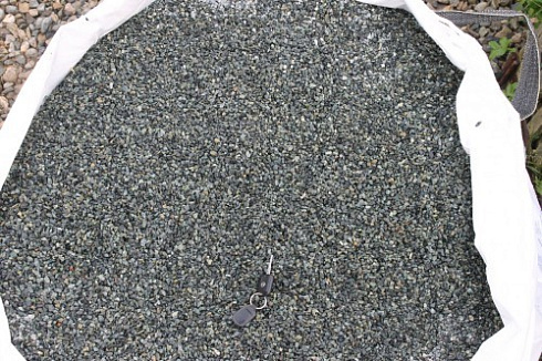 Kamenclub.ru: Щебень крошка зеленый (змеевик) фр. 5-10 мм  купить в Коломне змеевик зеленый, салатовый ландшафтный декоративный щебень крошка 7 200 руб/т   фото КАМЕНЬ КЛУБ