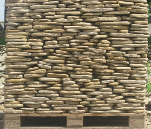 Kamenclub.ru: Песчаник пластушка галтованный желтый с рисунком (3 см)  купить в Коломне плитняк - пластушка желтый песчаник 21000 руб/м3   фото КАМЕНЬ КЛУБ