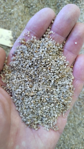 Кварцевый песок для площадок фр. 0,8 - 2 мм.  купить в Коломне фото Камень Клуб