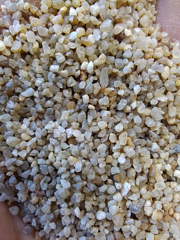 Кварцевый песок сухой фракцинированный фр. 1,6-4 мм.  купить в Коломне фото Камень Клуб