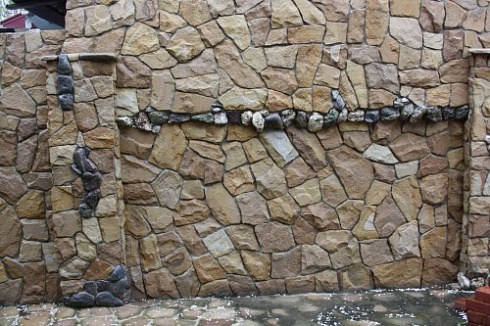 Kamenclub.ru: Песчаник колотый для облицовки (фр. 2-3 см)  купить в Коломне песчаник бежевый серый рыжий песчаник строительный 5000 руб/т   фото КАМЕНЬ КЛУБ