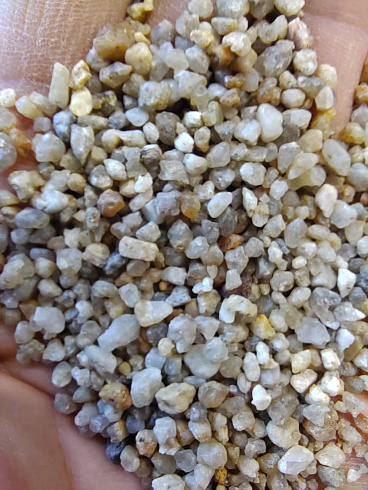 Кварцевый песок для площадок фр. 2-5 мм.  купить в Коломне фото Камень Клуб