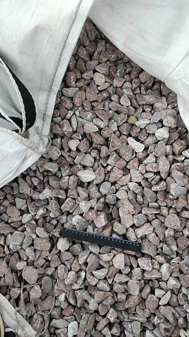 Kamenclub.ru: Мраморная крошка (щебень галтованный розовый) фр.20-40 мм.  купить в Коломне мрамор розовый, красный оголтованный округлый щебень  15000 руб/т   фото КАМЕНЬ КЛУБ