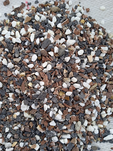 Kamenclub.ru: Мраморная крошка (щебень крошка микс: белый-зеленый-розовый) фр. 5-10 мм  купить в Коломне мрамор белый, зеленый, розовый, разноцветный, молочный декоративная ландшафтная мраморная крошка 9500 руб/т   фото КАМЕНЬ КЛУБ