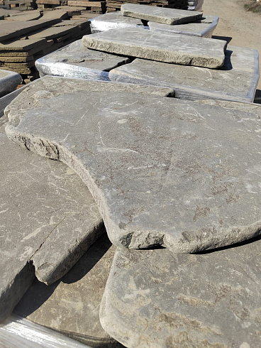 Kamenclub.ru: Песчаник галтованный для облицовки (фр. 2-5 см)  купить в Коломне песчник рыжий желтый серый песчаник окатанный речной 6 000 руб/т   фото КАМЕНЬ КЛУБ