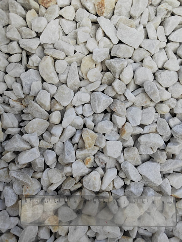 Kamenclub.ru: Мраморная крошка, щебень, цвет-белый, фр. 10-20 мм.  купить в Коломне мрамор белый, молочный айвори каменная ландшафтная декоративная крошка шебня 12000 руб/т   фото КАМЕНЬ КЛУБ