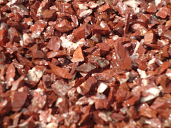 Kamenclub.ru: Щебень крошка красный (ЯШМА) фр. 5-10 мм.  купить в Коломне крошка каменная яшмы красный, бордовый, темно-красный декоративная крошка ландшафтная каменная яшмоидная 8500 руб/т   фото КАМЕНЬ КЛУБ