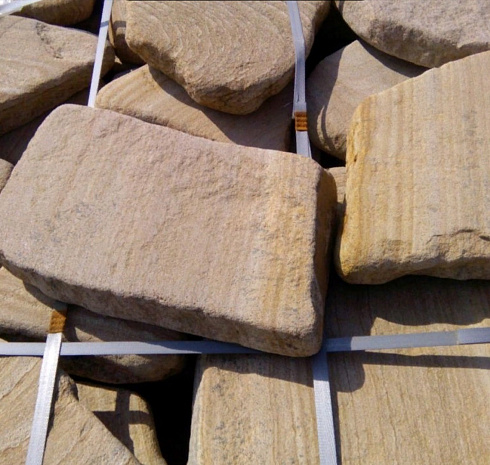 Kamenclub.ru: Песчаник пластушка галтованный желтый с рисунком (3 см)  купить в Коломне плитняк - пластушка желтый песчаник 21000 руб/м3   фото КАМЕНЬ КЛУБ