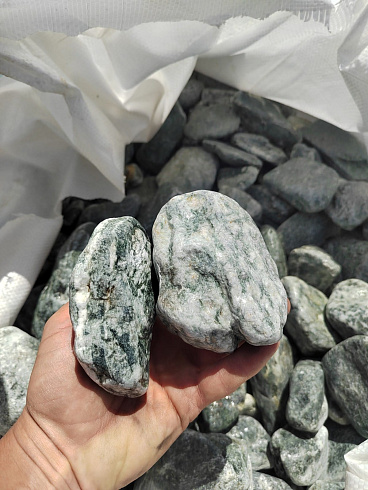 фото Галтованный жадеит (фр. 70-100 мм)  купить в Коломне в интернет-портале КАМЕНЬ КЛУБ