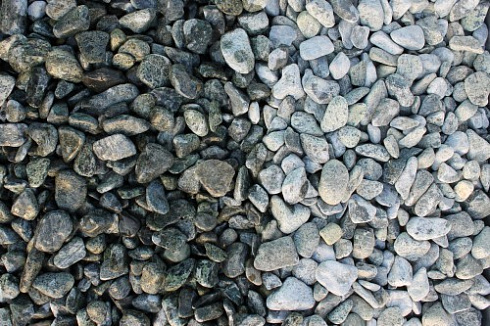 Kamenclub.ru: Щебень галтованный зеленый (змеевик) фр. 20-40 мм.  купить в Коломне мрамор зеленый, салатовый оголтованный щебень мраморный 12500 руб/т   фото КАМЕНЬ КЛУБ