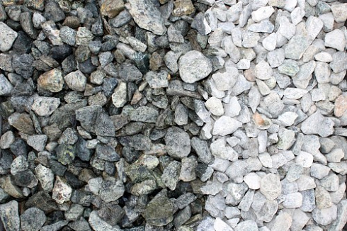 Kamenclub.ru: Щебень крошка зеленый (змеевик) фр. 20-40 мм.  купить в Коломне мрамор зеленый, салатовый ландшафтная мраморная крошка 8500 руб/т   фото КАМЕНЬ КЛУБ