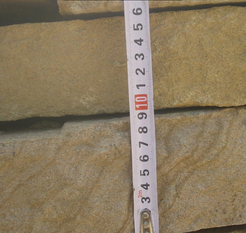 Kamenclub.ru: Песчаник пластушка желтый с рисунком (7-15 см)  купить в Коломне плитняк - пластушка - бут желтый песчаник 10200 руб/м3   фото КАМЕНЬ КЛУБ