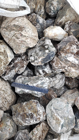 Kamenclub.ru: Кварцевый валунчик фр.100-300 мм.  купить в Коломне кварц белый, бежевый молочный рыжий крупный природный камень галечник 7850 руб/т   фото КАМЕНЬ КЛУБ