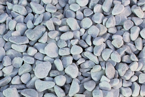 Kamenclub.ru: Мраморная крошка (щебень галтованный белый), фр.20-40 мм.  купить в Коломне мрамор белый бежевый молочный мраморный щебень декоративный 17000 руб/т   фото КАМЕНЬ КЛУБ