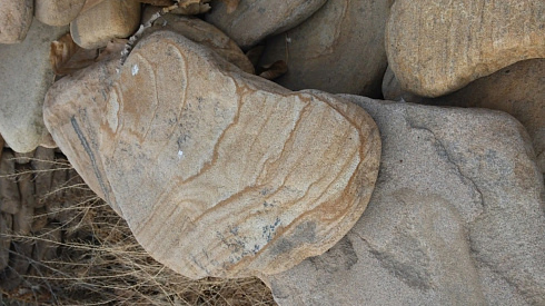 Kamenclub.ru: Песчаник пластушка галтованный желтый с рисунком (3 см)  купить в Коломне плитняк - пластушка желтый песчаник 21000 руб/м3   фото КАМЕНЬ КЛУБ