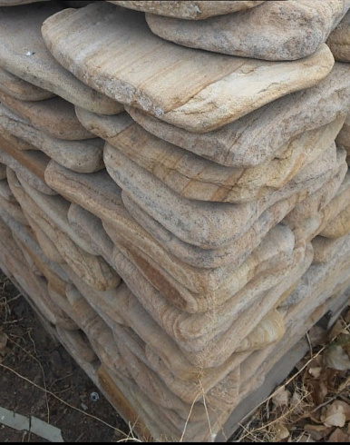 Kamenclub.ru: Песчаник пластушка галтованный желтый с рисунком (3 см)  купить в Коломне плитняк - пластушка желтый песчаник 21000 руб/м3   фото КАМЕНЬ КЛУБ