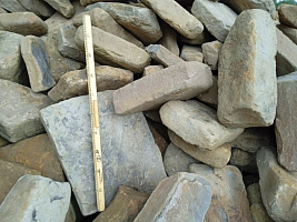 Kamenclub.ru: Песчаник для мощения дорожек, площадок, парковок ( фр 5-10 см)  купить в Коломне песчаник  серый желтый коричневый рыжий песчаник оголтованный окатанный 6500 руб/т   фото КАМЕНЬ КЛУБ