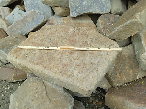 Kamenclub.ru: Песчаник для мощения дорожек, площадок, парковок ( фр 5-10 см)  купить в Коломне песчаник  серый желтый коричневый рыжий песчаник оголтованный окатанный 6500 руб/т   фото КАМЕНЬ КЛУБ