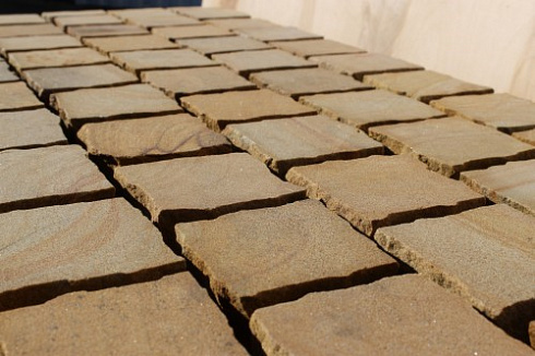 Kamenclub.ru: Песчаник брусчатка (Прага) art PSG-10-07  купить в Коломне    2600 руб/кв.м   фото КАМЕНЬ КЛУБ