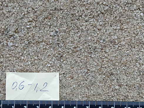 Кварцевый песок для площадок фр. 0,6-1,2 мм.  купить в Коломне фото Камень Клуб