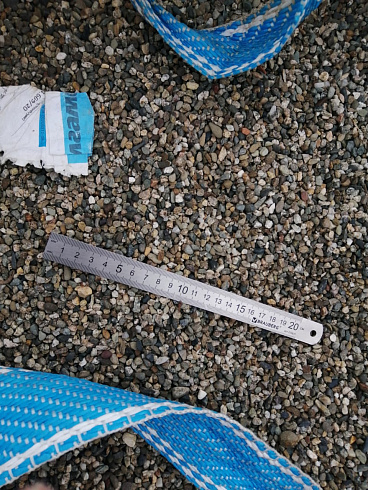 Kamenclub.ru: Галька речная окат (серая) фр.3-5 мм купить  в Коломне галька речная серая бежевый темно-серый окатанный речной камень округлый 9500 руб/т   фото КАМЕНЬ КЛУБ