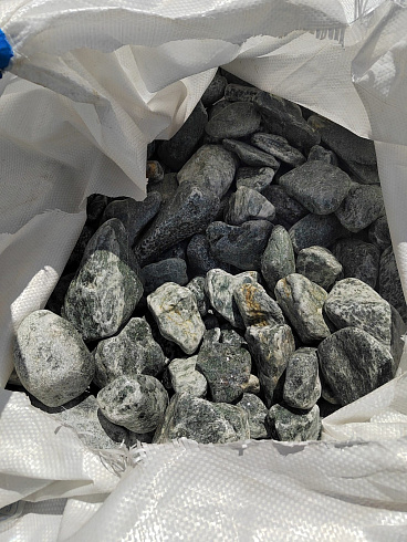 фото Галтованный жадеит (фр. 70-100 мм)  купить в Коломне в интернет-портале КАМЕНЬ КЛУБ