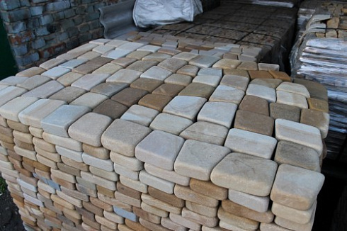 Kamenclub.ru: Песчаник брусчатка (Готика) art PSG-L-01  купить в Коломне    2300 руб/кв.м   фото КАМЕНЬ КЛУБ