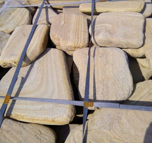 Kamenclub.ru: Песчаник пластушка галтованный желтый с рисунком (3 см)  купить в Коломне плитняк - пластушка желтый песчаник 21000 руб/м3   фото КАМЕНЬ КЛУБ