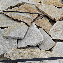 Kamenclub.ru: Песчаник пластушка галтованный желтый с рисунком (3 см)  купить в Коломне плитняк - пластушка желтый песчаник 21000 руб/м3   фото КАМЕНЬ КЛУБ