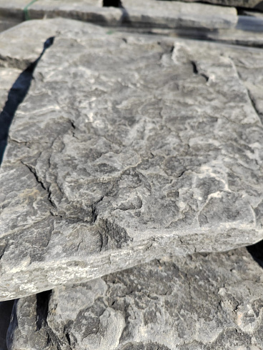 Kamenclub.ru: Песчаник галтованный для облицовки (фр. 2-5 см)  купить в Коломне песчник рыжий желтый серый песчаник окатанный речной 6 000 руб/т   фото КАМЕНЬ КЛУБ